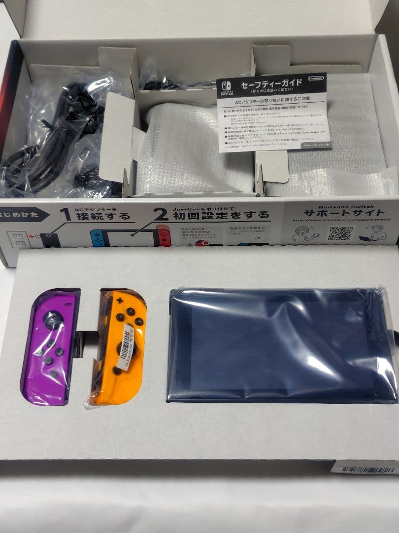 NintendoSwitch　初期中古　約8年前　動作良好　Amazon産　本体