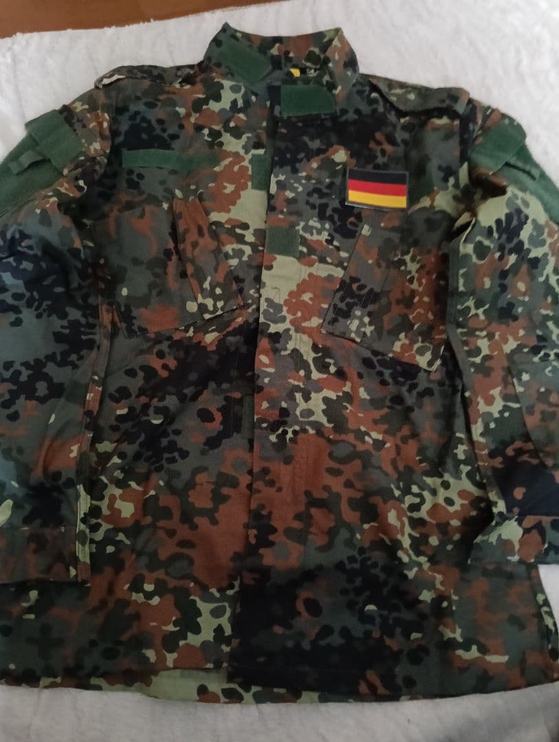 ドイツ軍迷彩服セット（ジャケット・パンツ・帽子・専用ベルト）