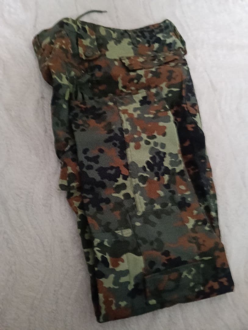 ドイツ軍迷彩服セット（ジャケット・パンツ・帽子・専用ベルト）