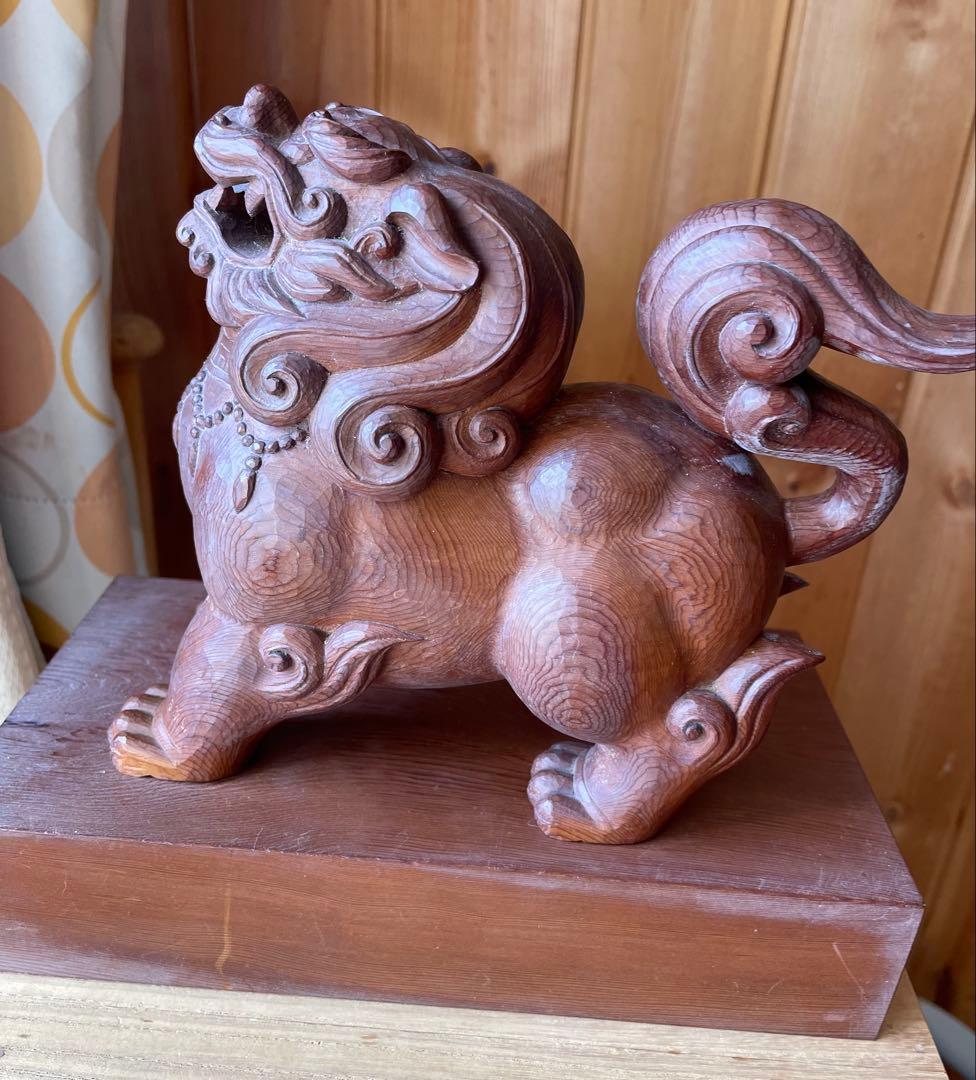 一位一刀彫　高山　唐獅子像 木箱付き