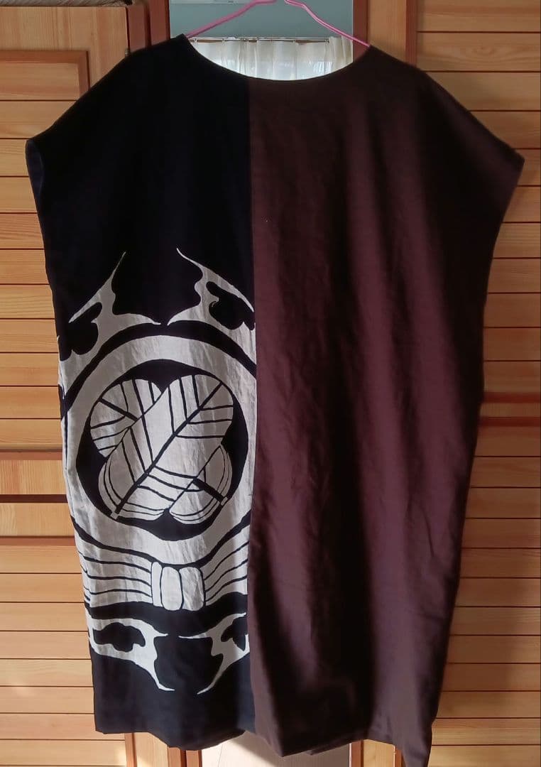 筒描き（丸に違い鷹の羽）と風呂敷の古布チュニック