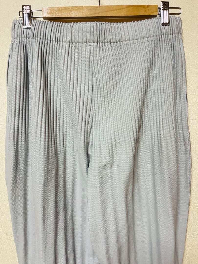 【匿名発送】オムプリッセ　グレーパンツ