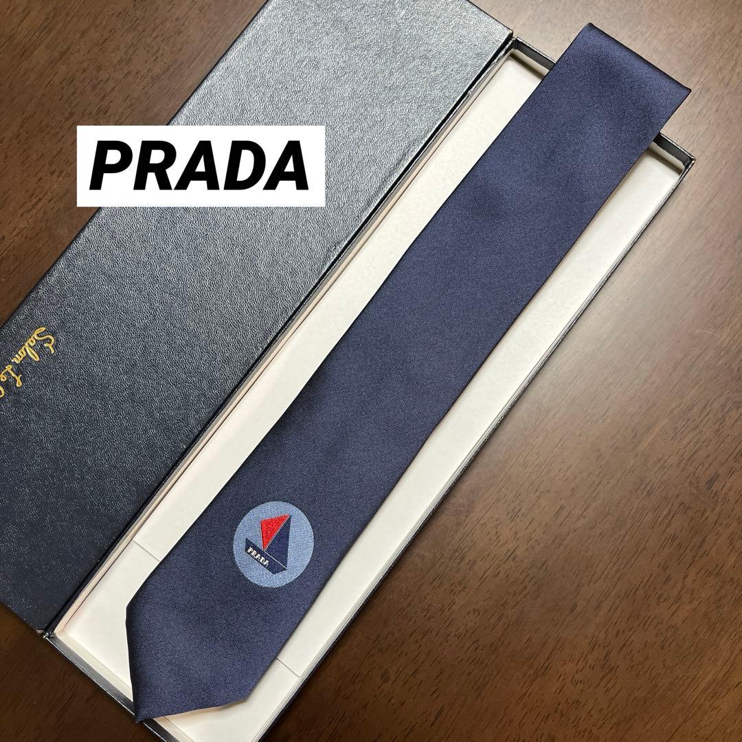 美品　プラダ　ネクタイ　紺　無地　ロゴ