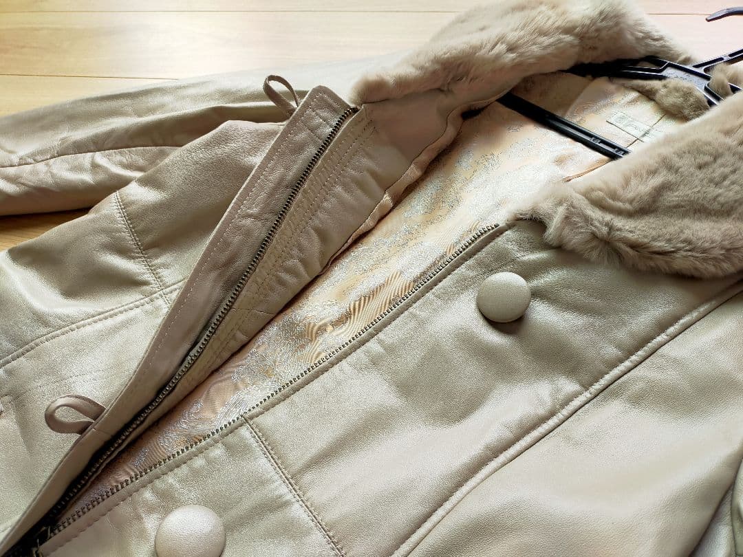 美品 PARIENNEパリエンヌ柔らか羊革レッキスフード付コートジャケット９号М