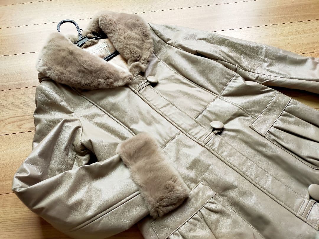 美品 PARIENNEパリエンヌ柔らか羊革レッキスフード付コートジャケット９号М