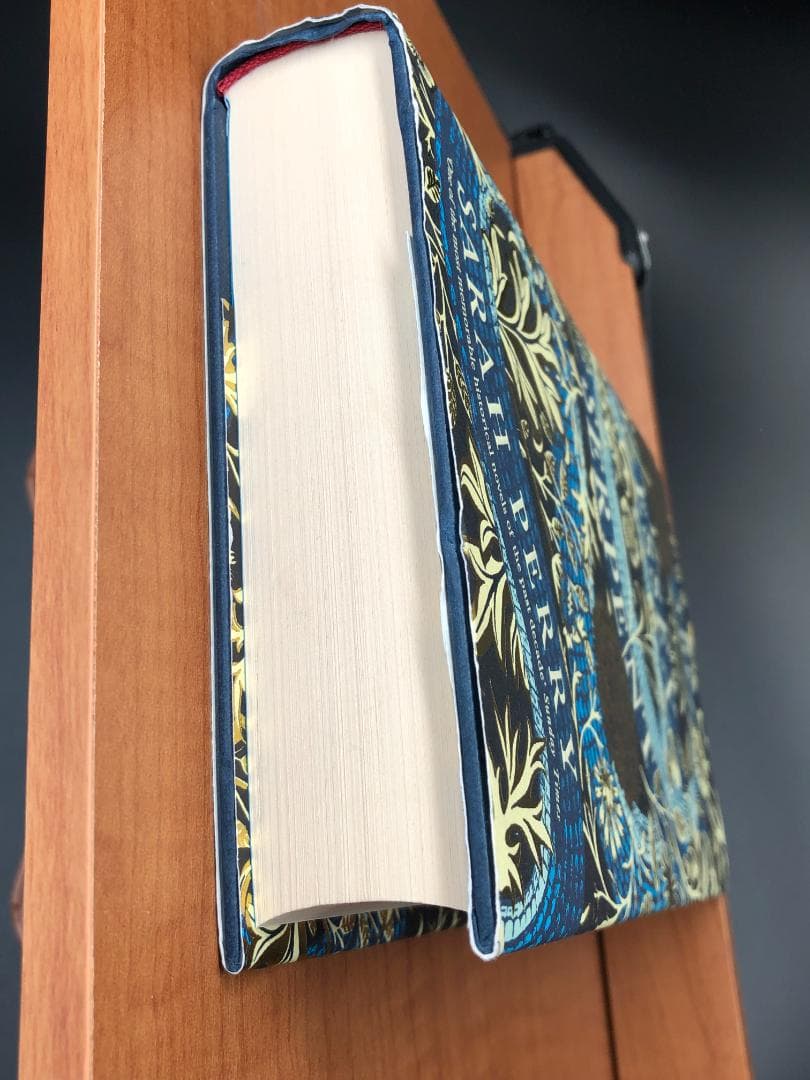 The Essex Serpent 洋書 英国ビクトリア時代の重厚な歴史小説