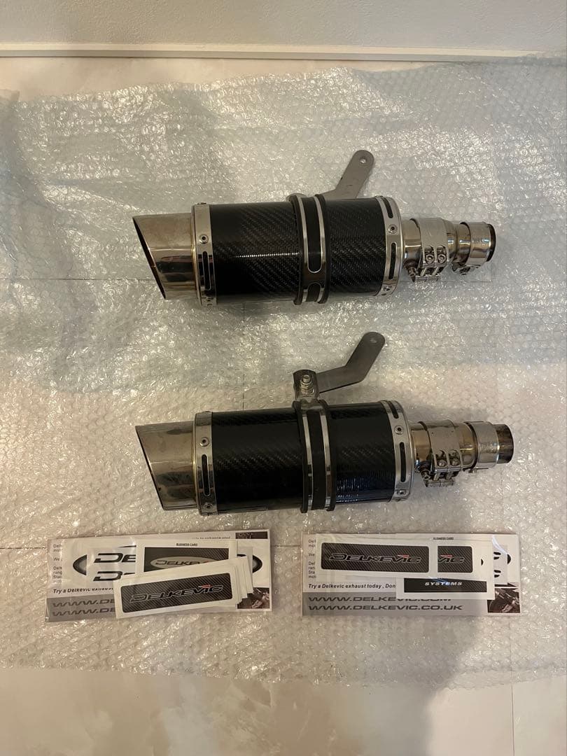 TRIUMPH SpeedTriple1050 Delkevic マフラー2本
