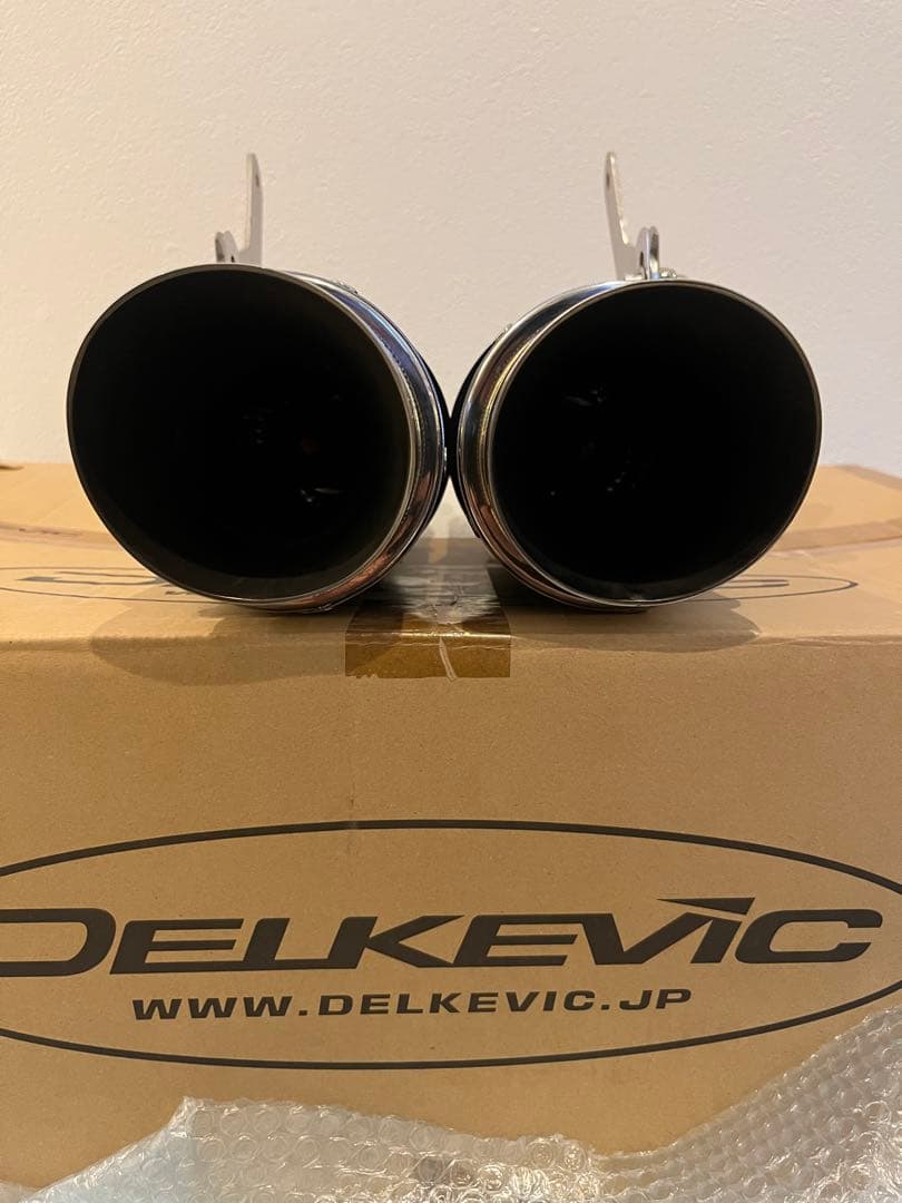 TRIUMPH SpeedTriple1050 Delkevic マフラー2本