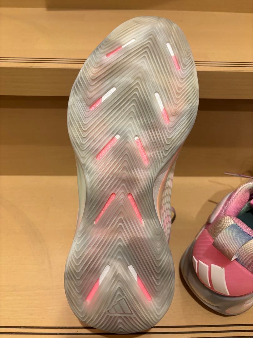 adidas バスケットボールシューズ マルチカラー