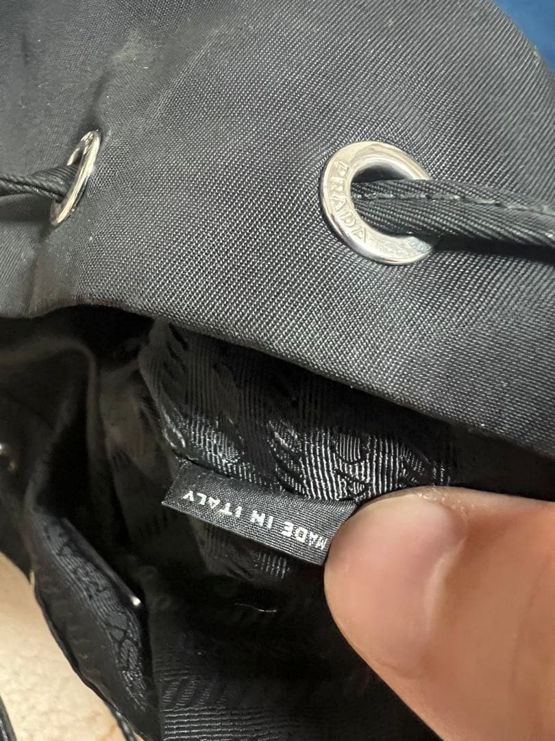 【美品】プラダPRADA巾着 ポーチ　ドローストリングバッグハンドバッグブラック