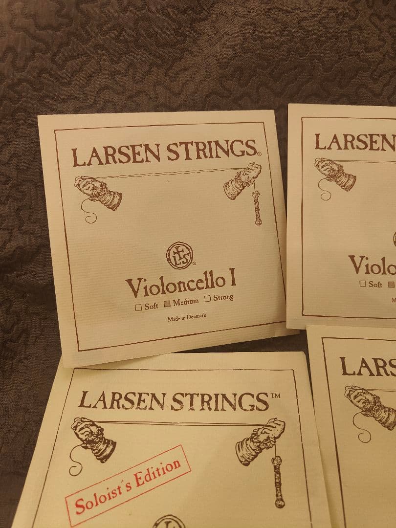 新品 チェロ弦6本+おまけ LARSEN STRINGSラーセンフルセット