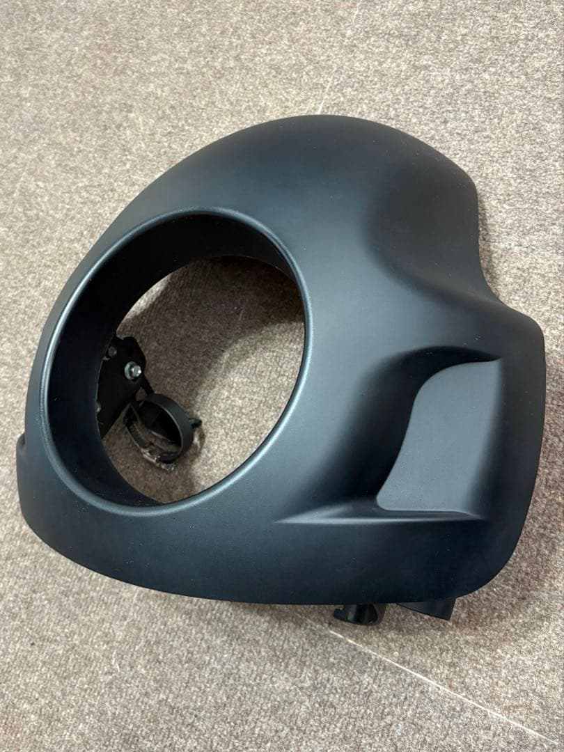 ヘッドライトカウル マットブラック スポーツスター　金具付 美品