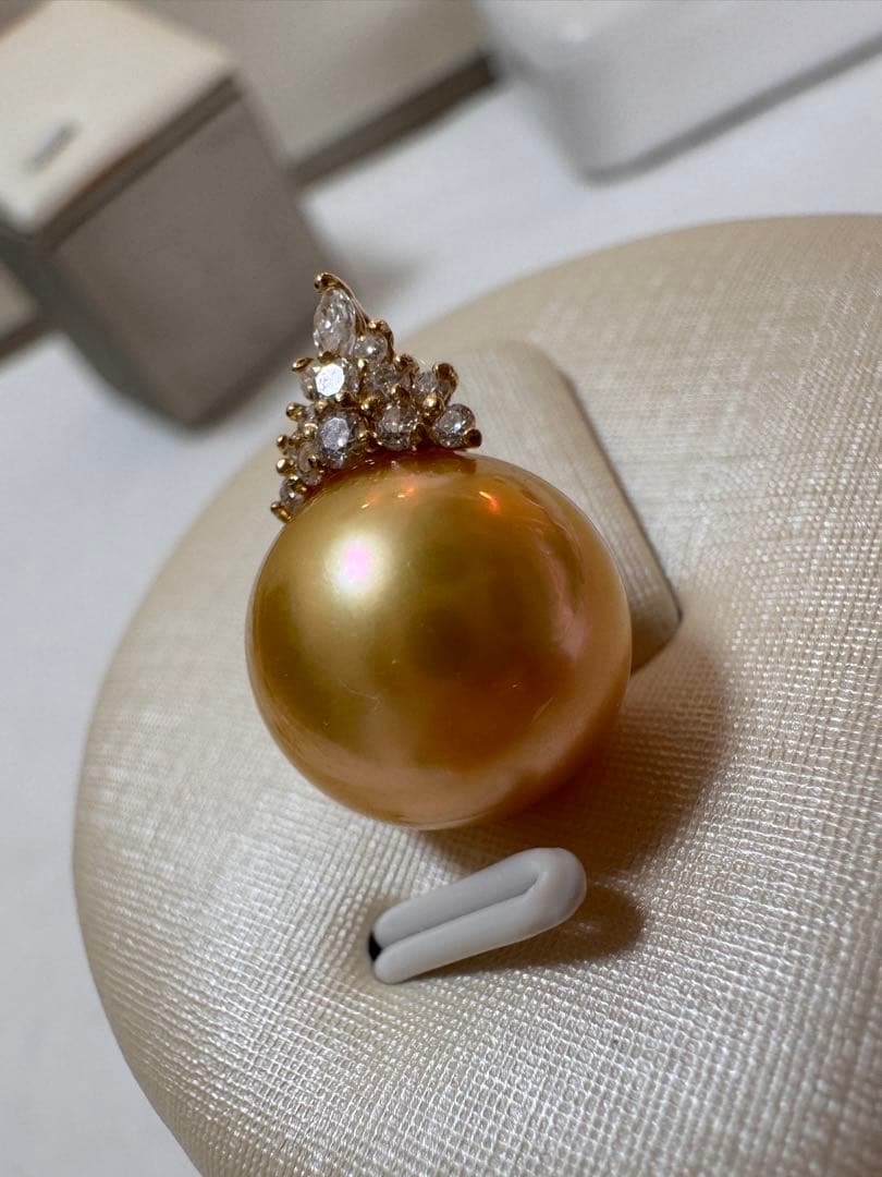 新品　高品質天然南洋白蝶ゴールデンパールペンダント