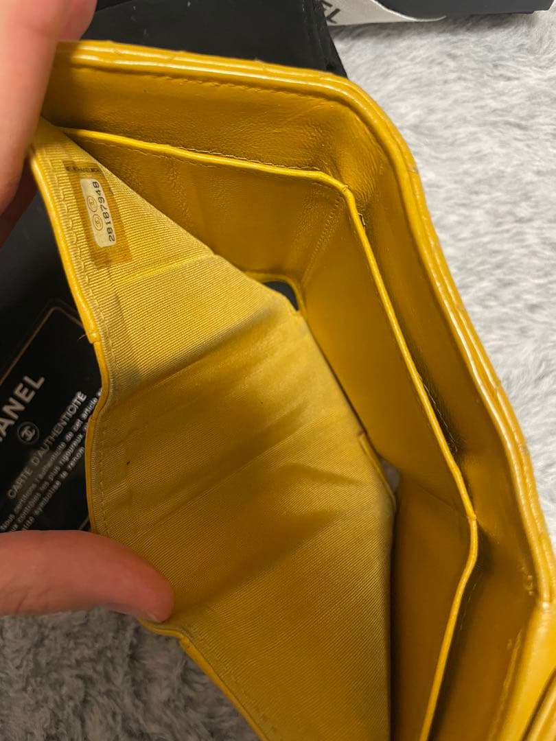CHANEL イエロー キルティング 三つ折り財布