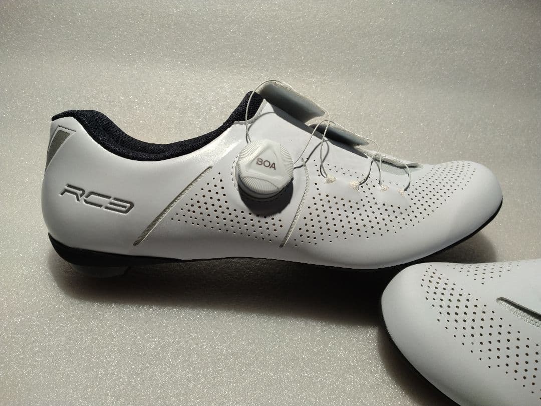 シマノ サイクルシューズ RC3 サイズ 42 ノーマル 色ホワイト