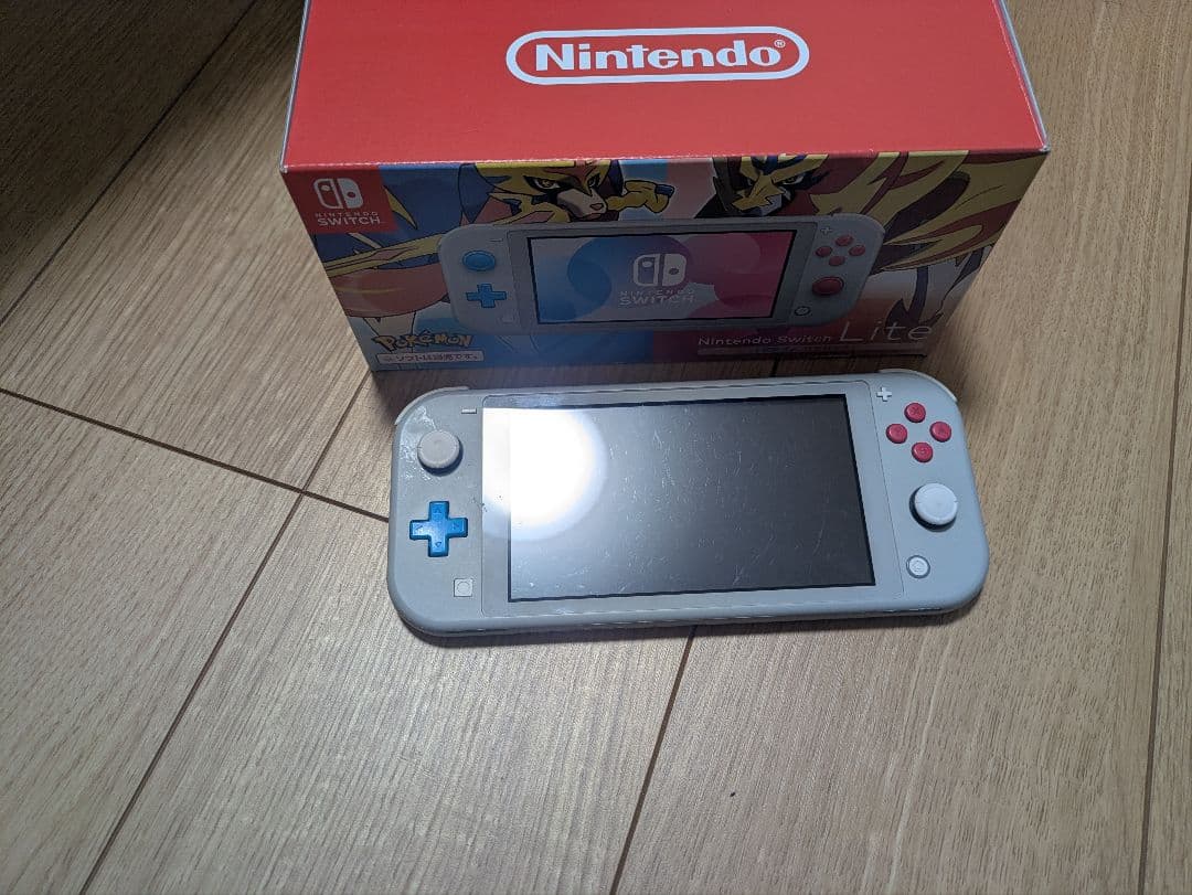 Nintendo Switch Lite ポケモンデザイン ザシアン　ザマゼンタ