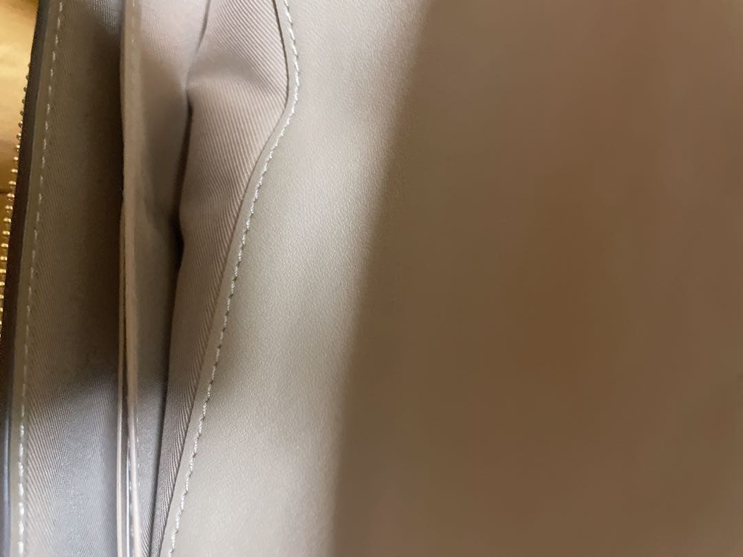 COACH ホワイトレザー ショルダーバッグ スマホショルダー ウォレット