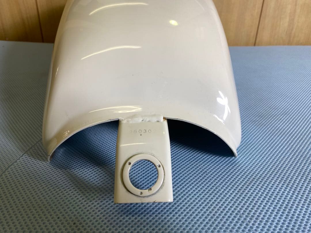 250TR 白　フューエルタンク　純正　キャブ