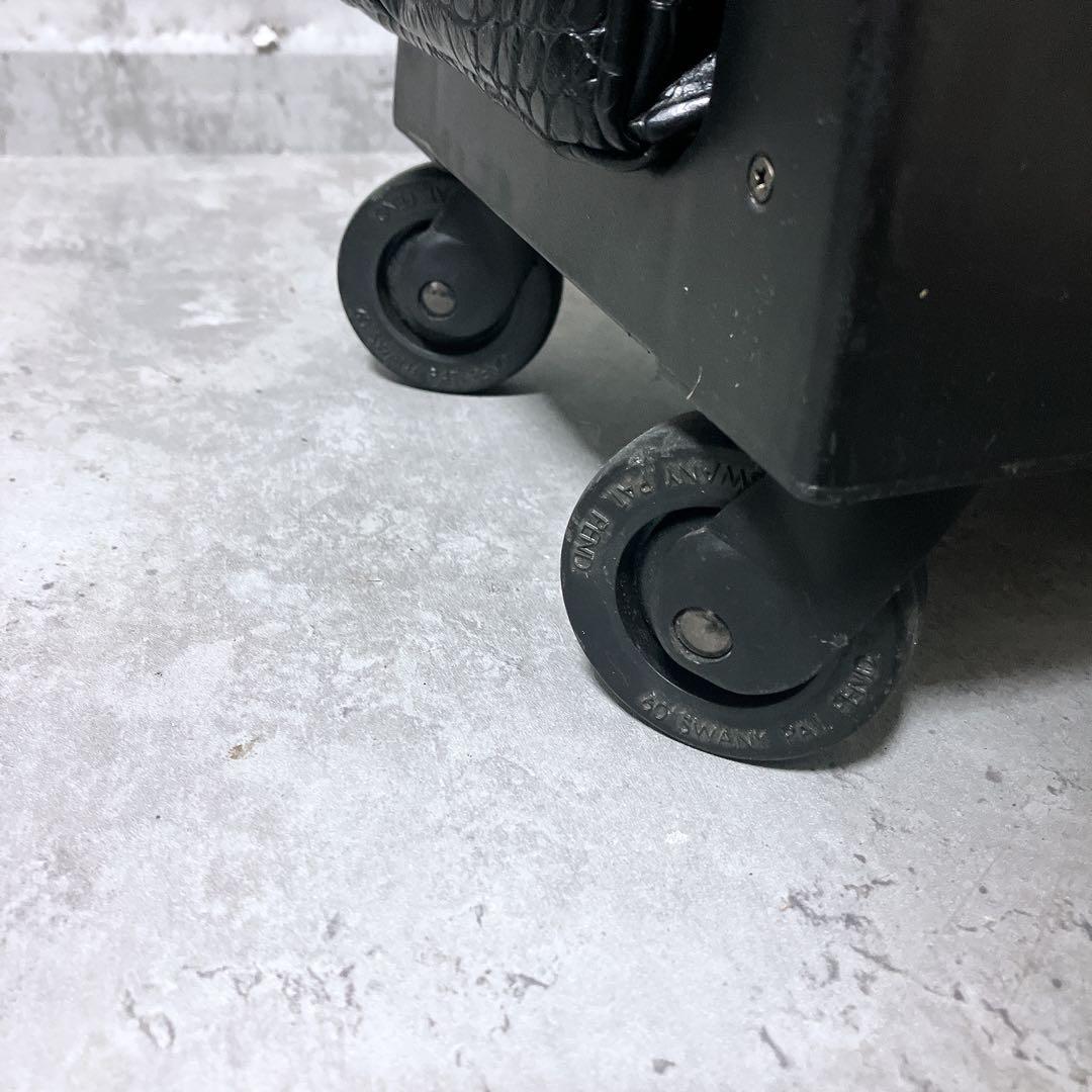 【良品】SWANY キャリーバッグ 黒 クロコ型押し 4輪 ストッパー付き