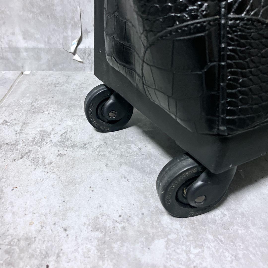 【良品】SWANY キャリーバッグ 黒 クロコ型押し 4輪 ストッパー付き