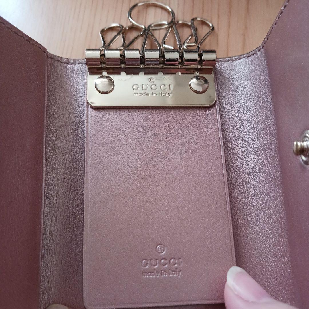 Gucci GGパターン ピンクレザーキーケース