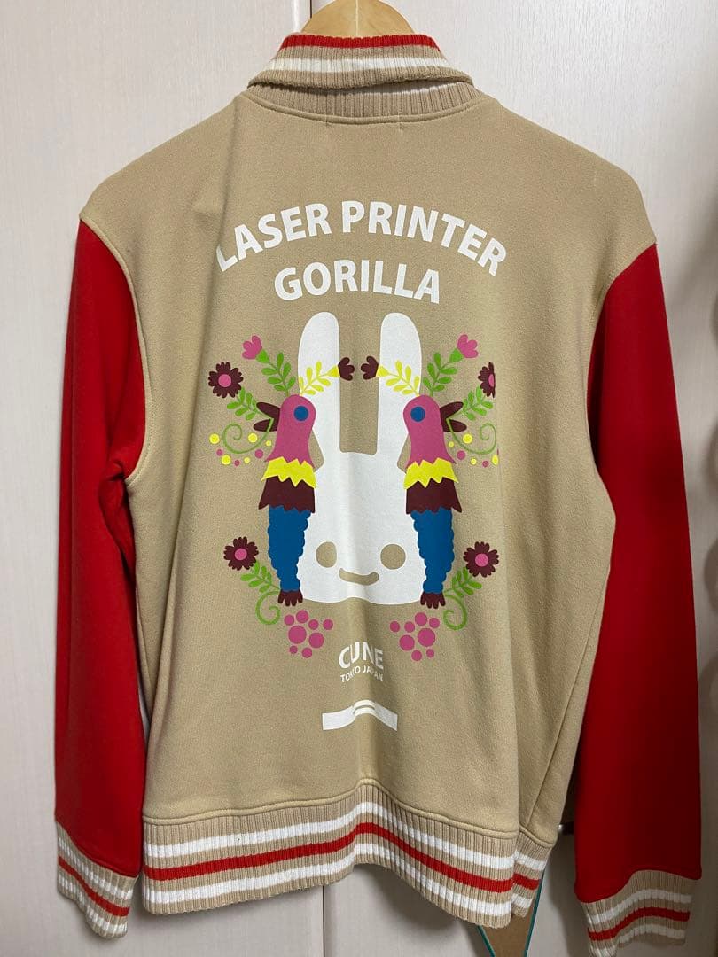 CUNE スタジャン サイズ2 ベージュ/赤