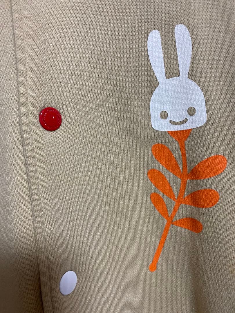 CUNE スタジャン サイズ2 ベージュ/赤