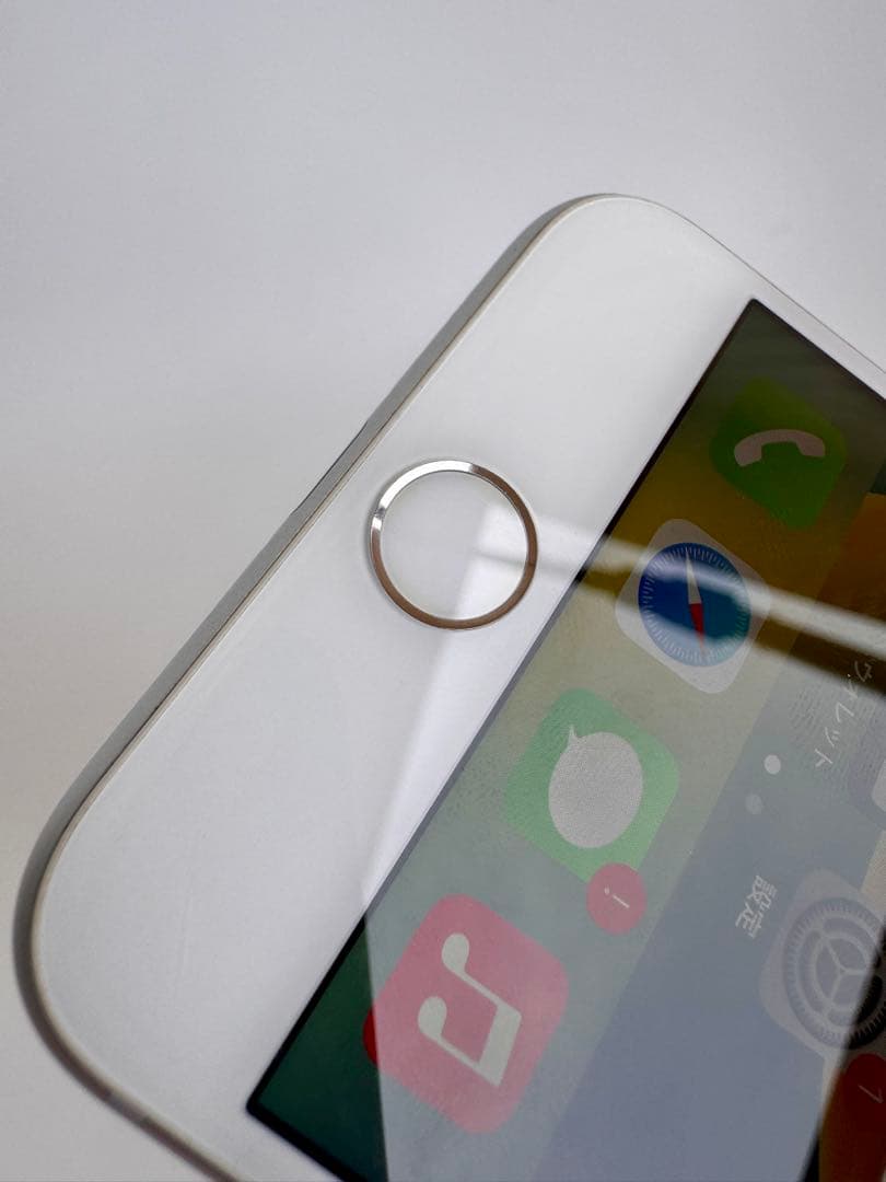 【超美品】Apple iPhone 8 シルバー 64GB バッテリー残100%