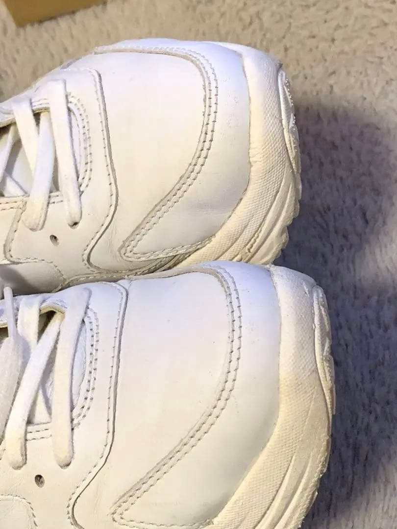 靴 UGG CA805 WHITE NUBUCK