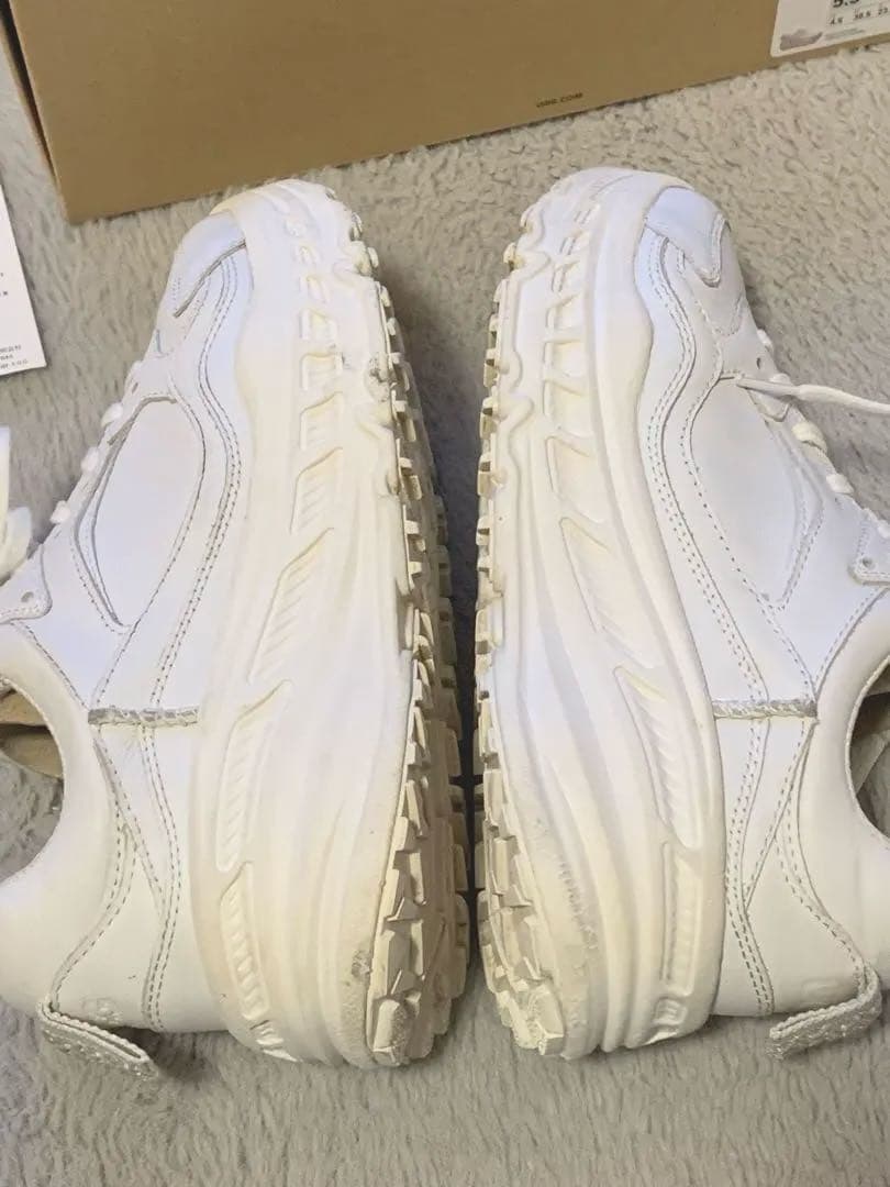 靴 UGG CA805 WHITE NUBUCK