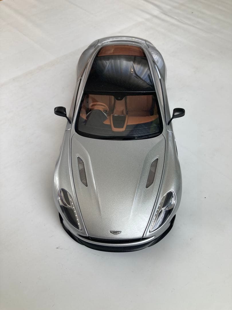 AUTO art 1/18 アストンマーチン バンキッシュ