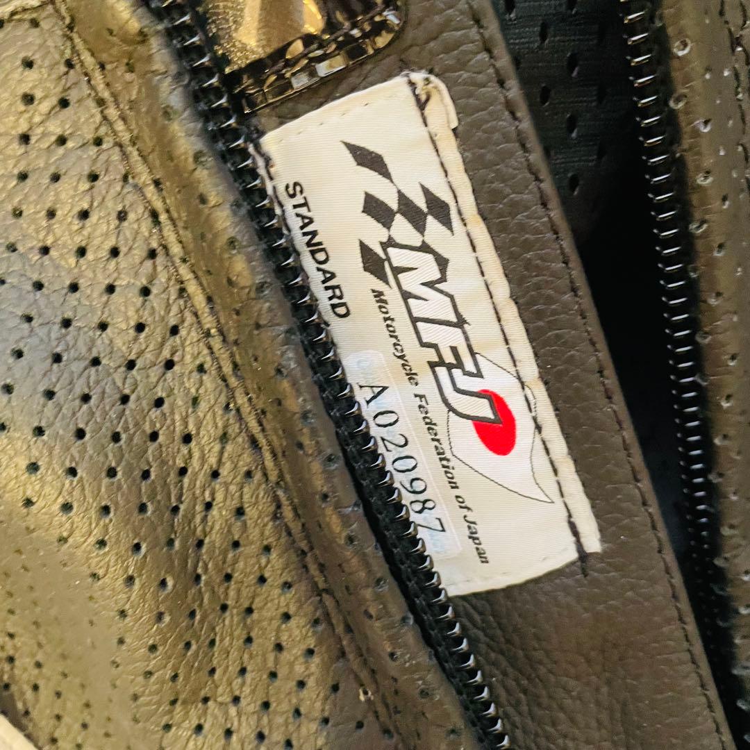 【極美品】BERIK 2.0革ツナギ レーシングスーツ 胸・脊髄プロテクター54