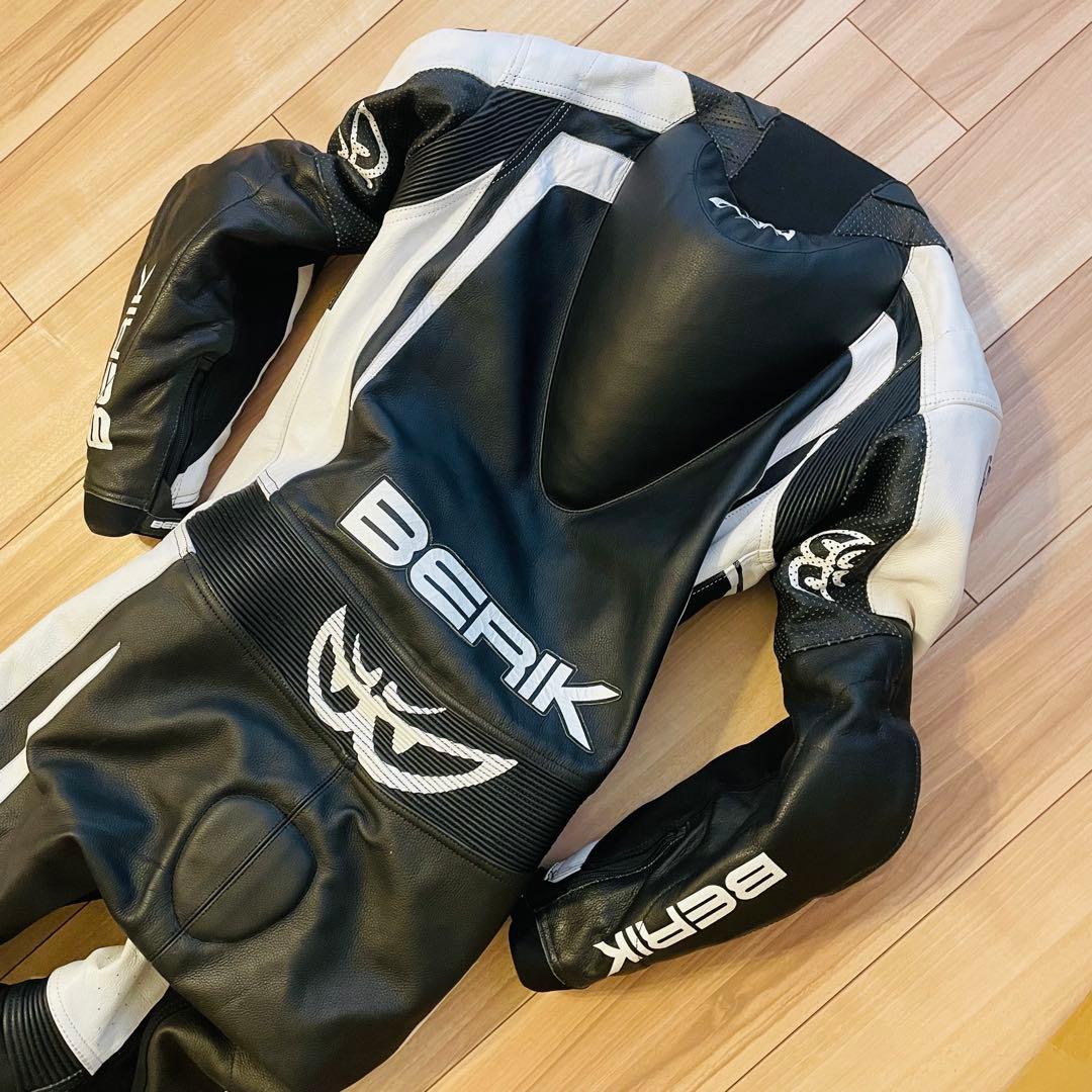 【極美品】BERIK 2.0革ツナギ レーシングスーツ 胸・脊髄プロテクター54