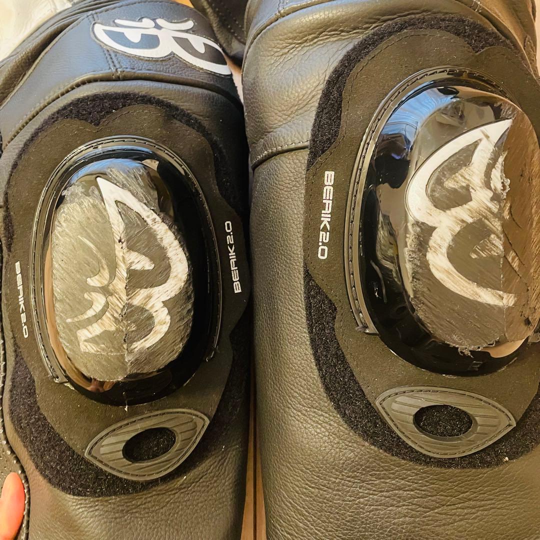 【極美品】BERIK 2.0革ツナギ レーシングスーツ 胸・脊髄プロテクター54