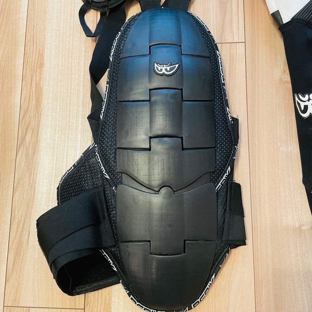 【極美品】BERIK 2.0革ツナギ レーシングスーツ 胸・脊髄プロテクター54