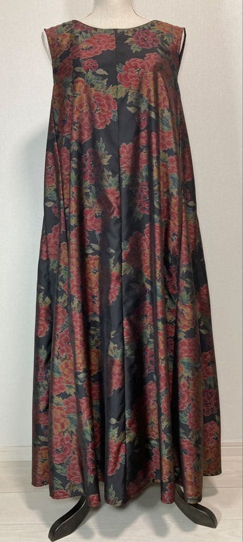 着物リメイク　大島紬ロングフレアワンピース（後ろVネック）着丈128㎝