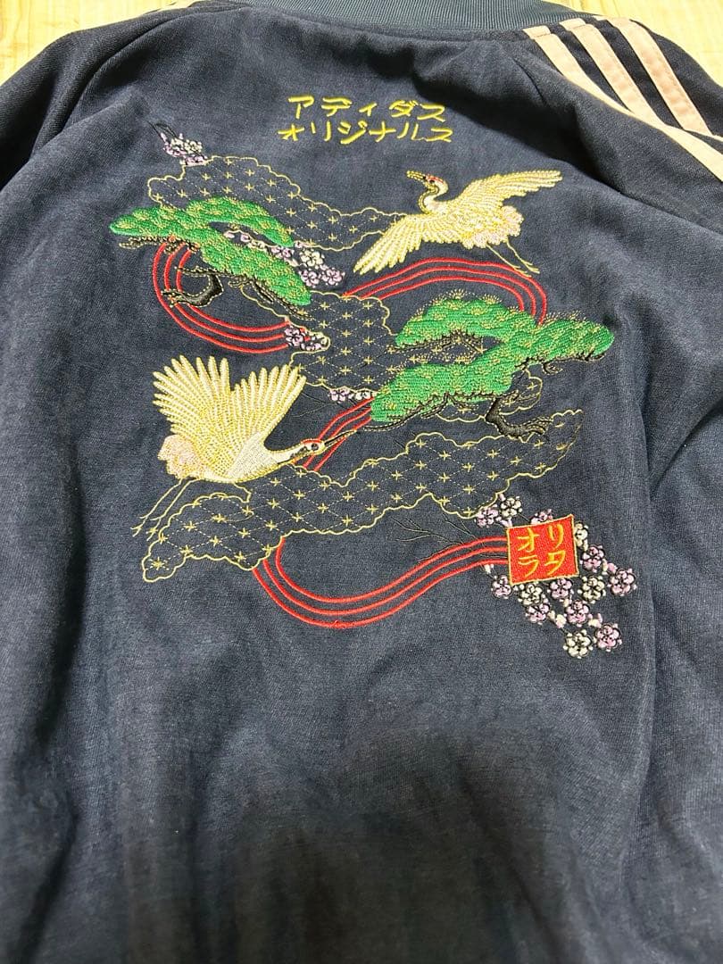 adidasオリジナルス刺繍スカジャン【XL】レディースサイズ