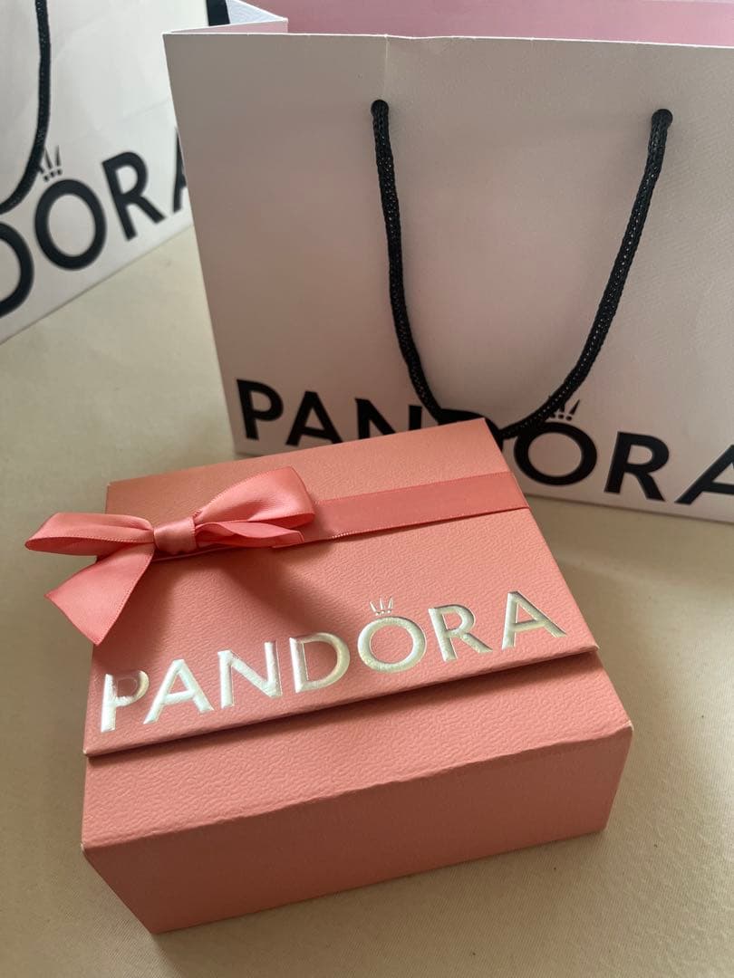 Pandora チャーム クリップ ギフトボックス付き