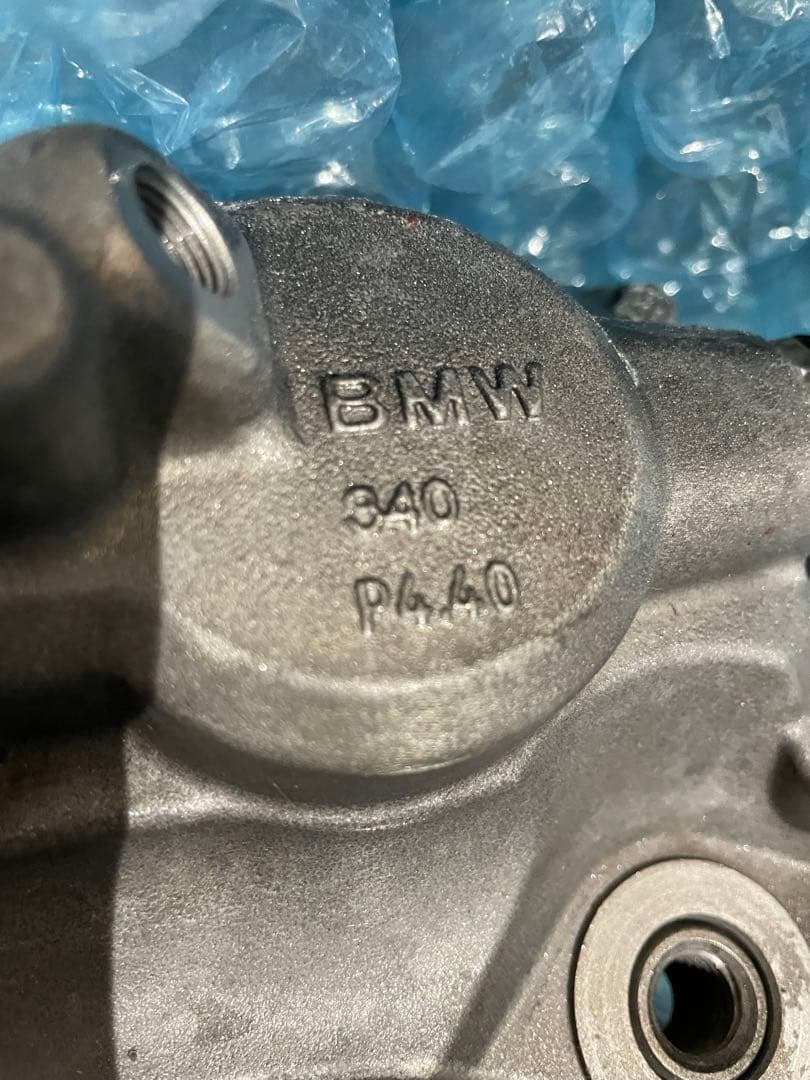 f30 f31 f82 純正ブレンボキャリパーオーバーホールガッツです