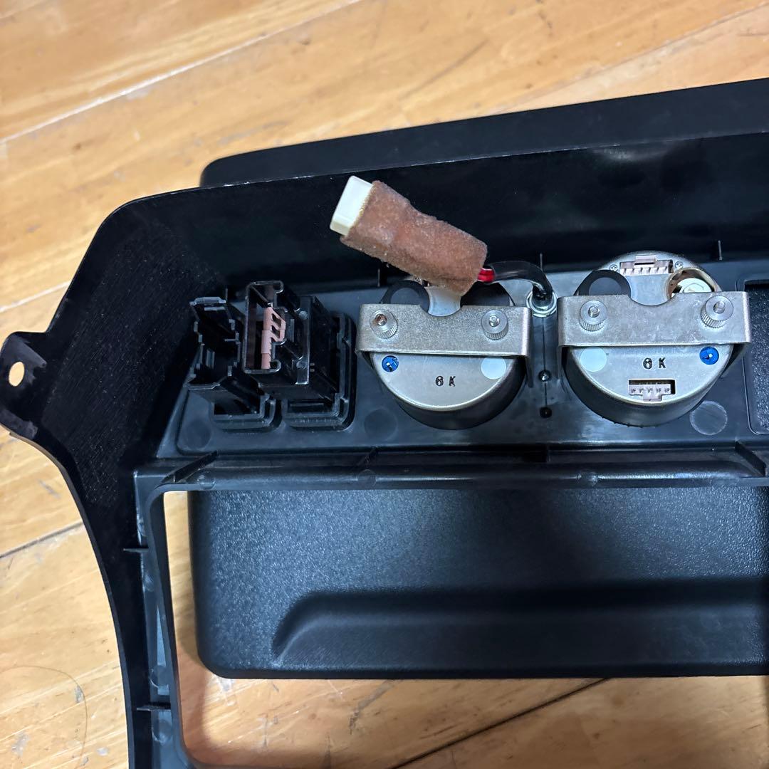 ハイエース　救急車　ハイメデック　ダッシュボード　パネル 電圧計付き