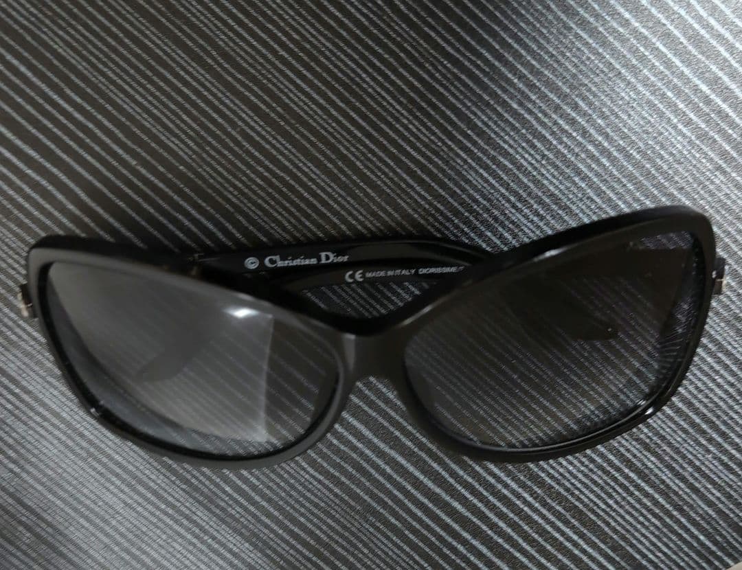 Christian Dior メンズ度無しサングラス ビジューDiorロゴ