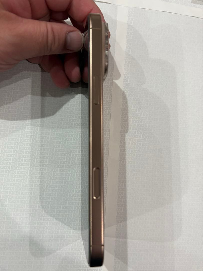 SIMフリーiPhone16ProMax 256GB バッテリー100%【美品】