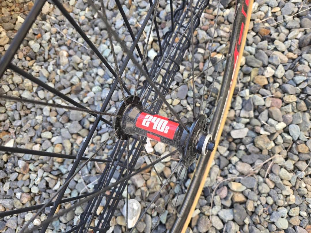 FFWDF4R チューブラータイヤ カーボン製