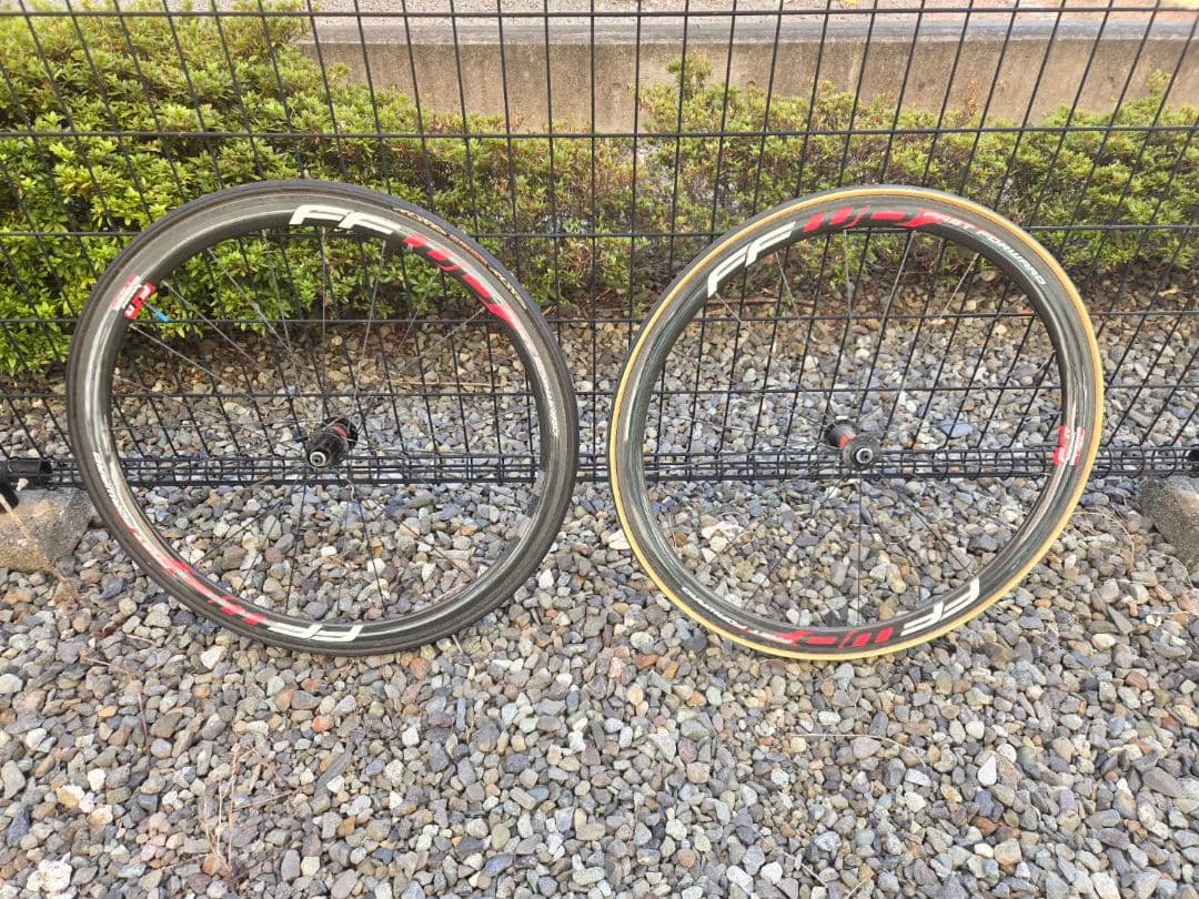 FFWDF4R チューブラータイヤ カーボン製