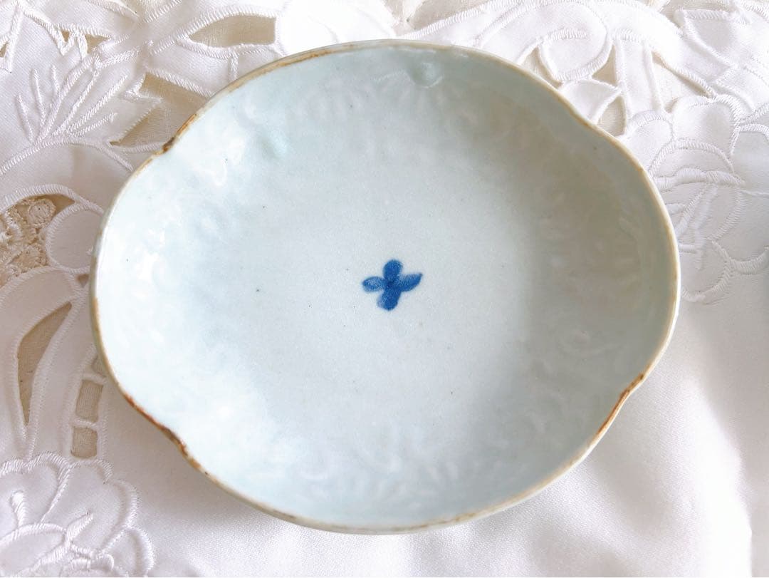 佐藤もも子　青い花模様の波形皿4枚セット