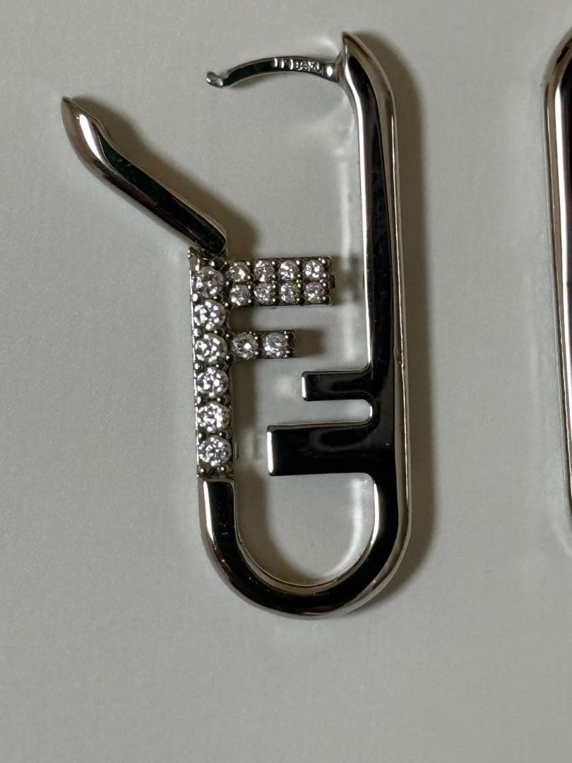 FENDI ピアス　オーロック　シルバー