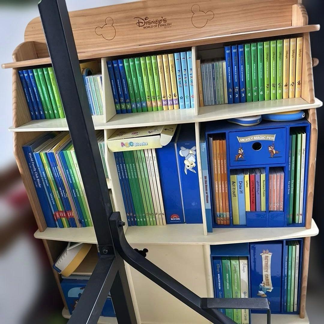 ✨ディズニー英語システム✨未開封あり　 DVD 、本セット(棚は別売り)DWE