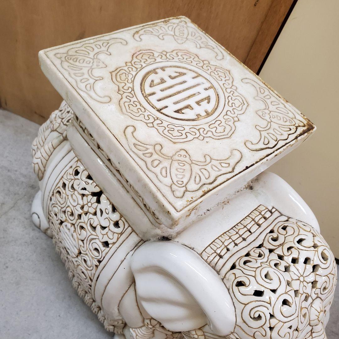 象の形の陶器製スツール