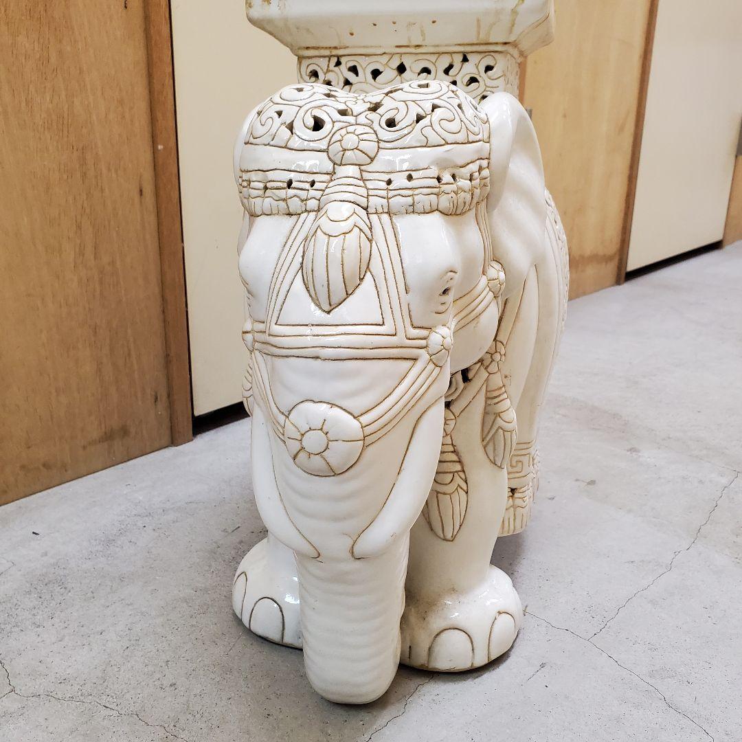 象の形の陶器製スツール