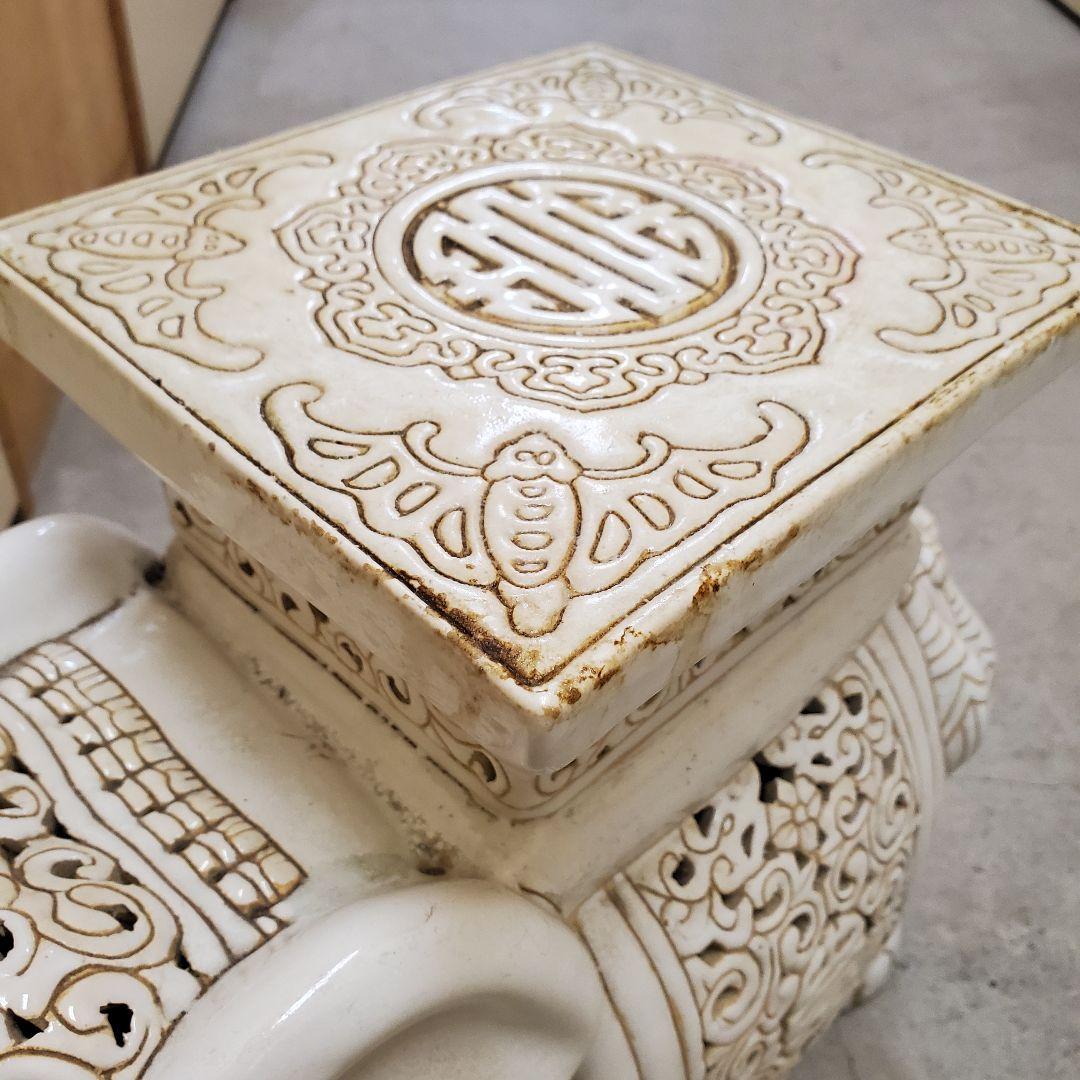 象の形の陶器製スツール